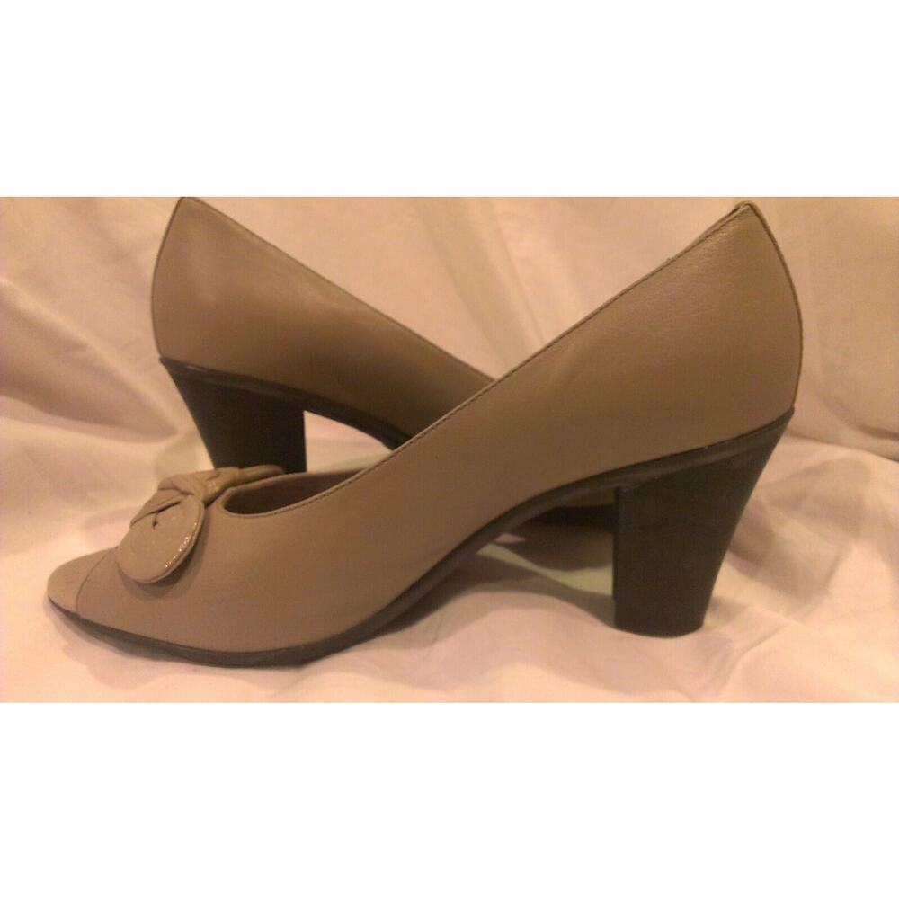 TWS Camper Half Patent, Half Matte Pump Heels Gray Taupe sz 40, US 10 - Picture 5 of 7